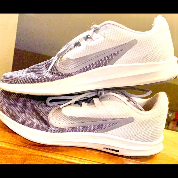 MENS NIKE RUNNING TENNIS SHOES SIZE 11 - Picture 3 of 7